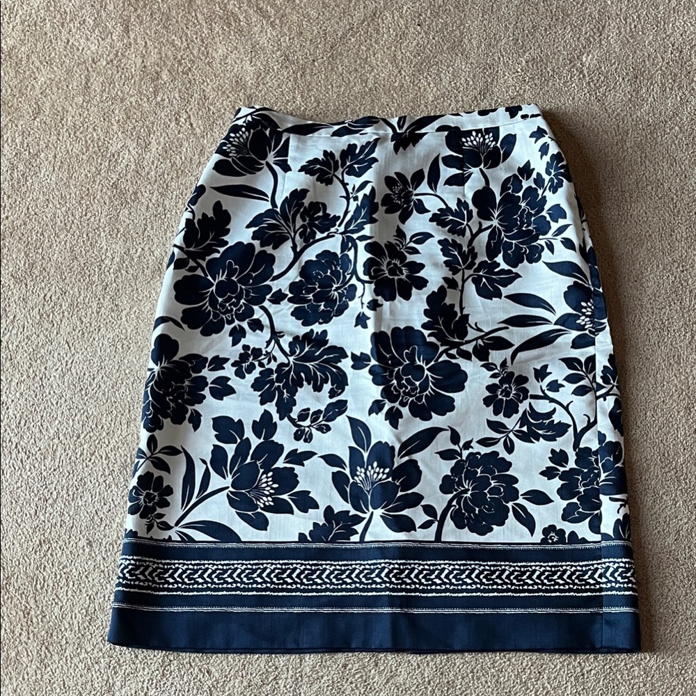 Floral Border Pencil Skirt in Navy and White